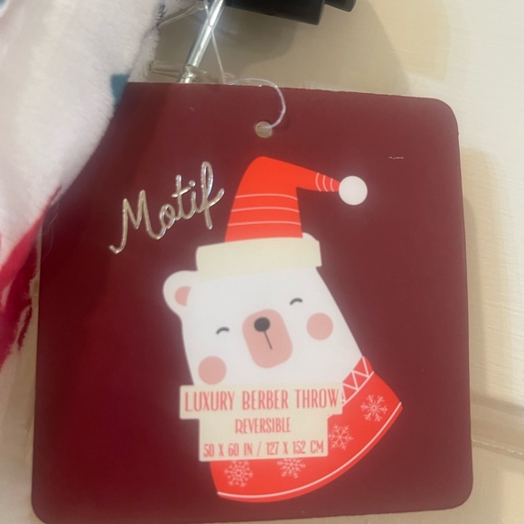 New w tags Holiday blanket - Picture 2 of 4